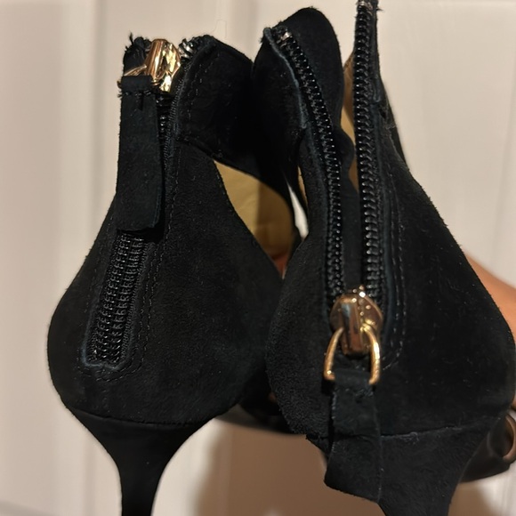 New Ellen Tracy Black T-Strap Heels - Picture 4 of 5